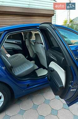 Седан Ford Fusion 2018 в 