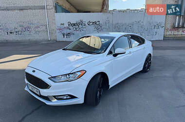 Седан Ford Fusion 2017 в 