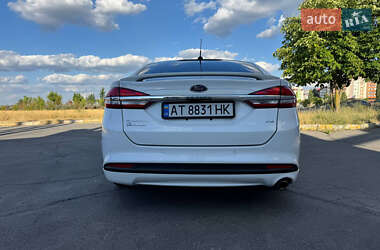 Седан Ford Fusion 2017 в 