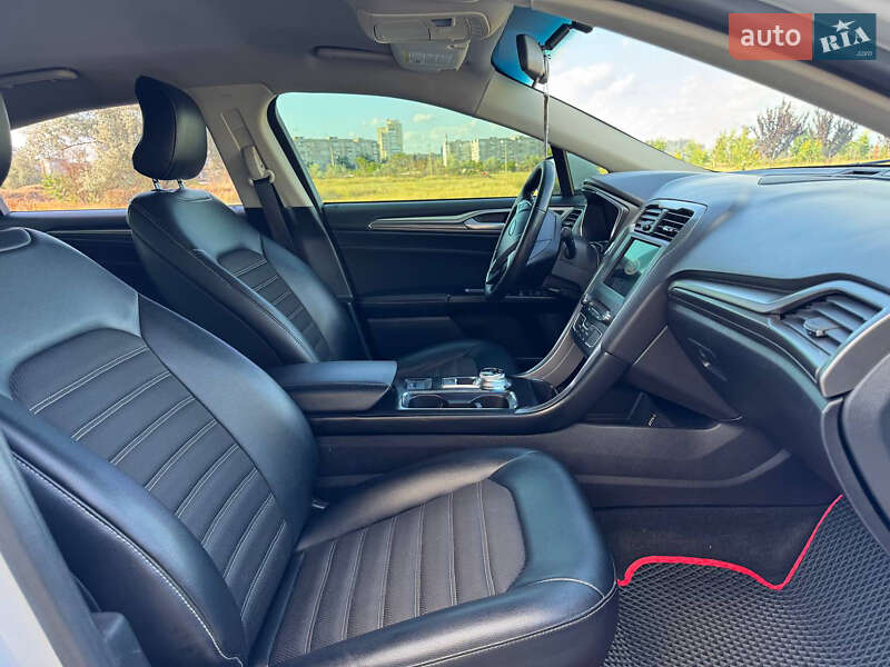 Седан Ford Fusion 2017 в Херсоне