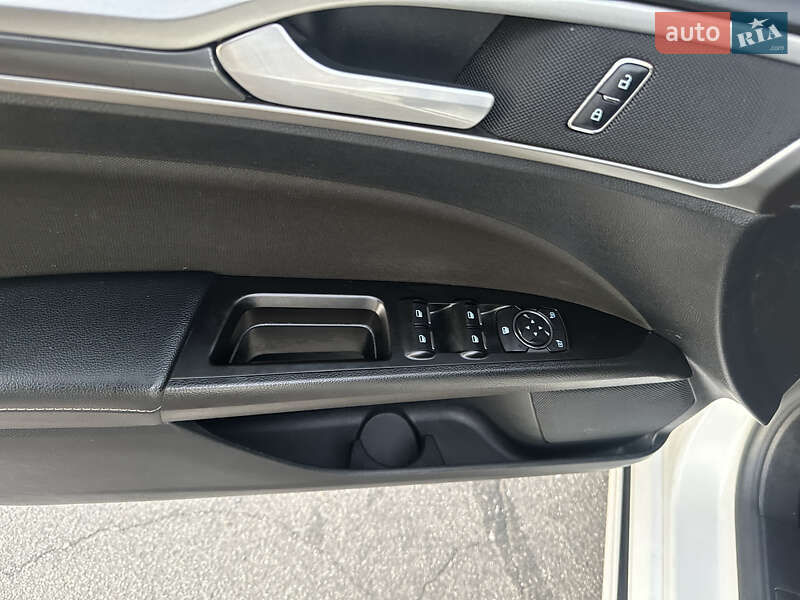 Седан Ford Fusion 2017 в Херсоне