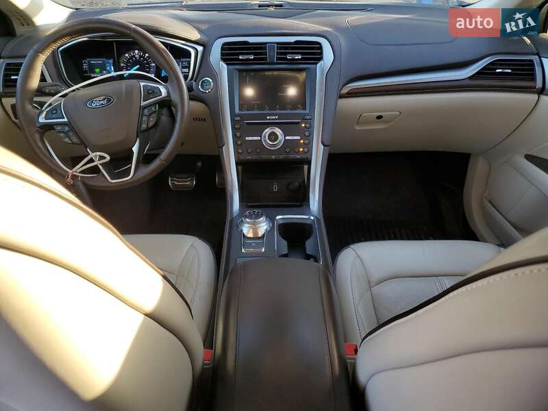 Седан Ford Fusion 2018 в Львове