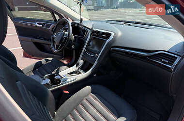 Седан Ford Fusion 2014 в 