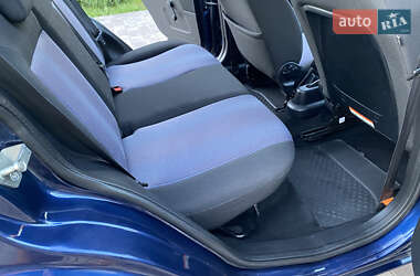 Хэтчбек Ford Fusion 2010 в 