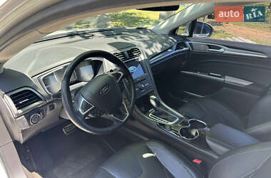 Седан Ford Fusion 2014 в 