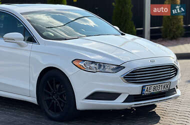 Седан Ford Fusion 2016 в 