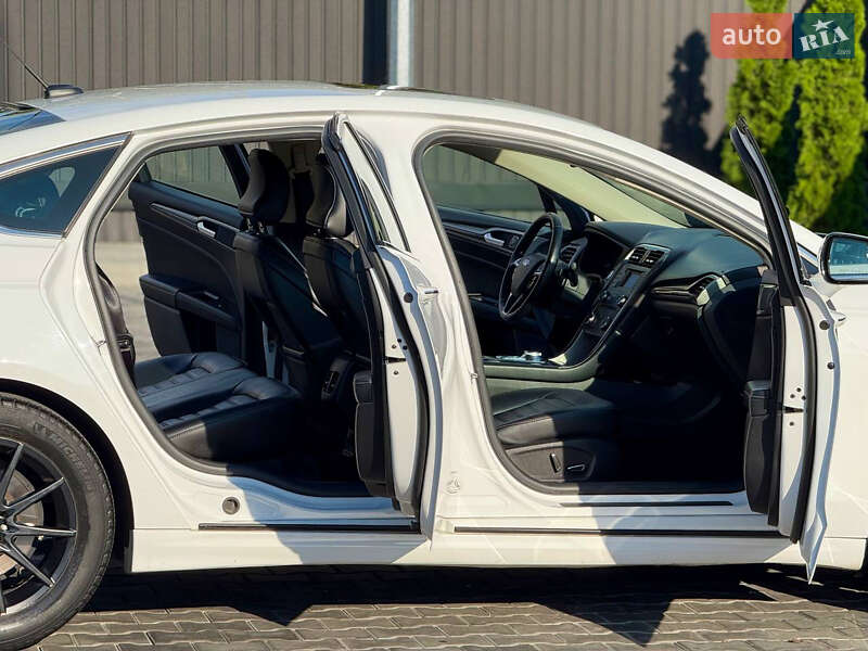 Седан Ford Fusion 2016 в Дніпрі