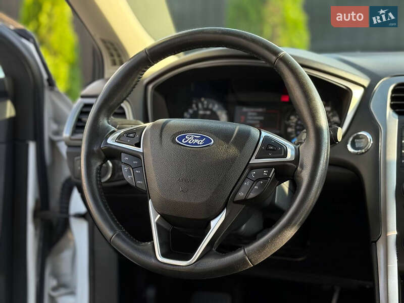 Седан Ford Fusion 2016 в Дніпрі