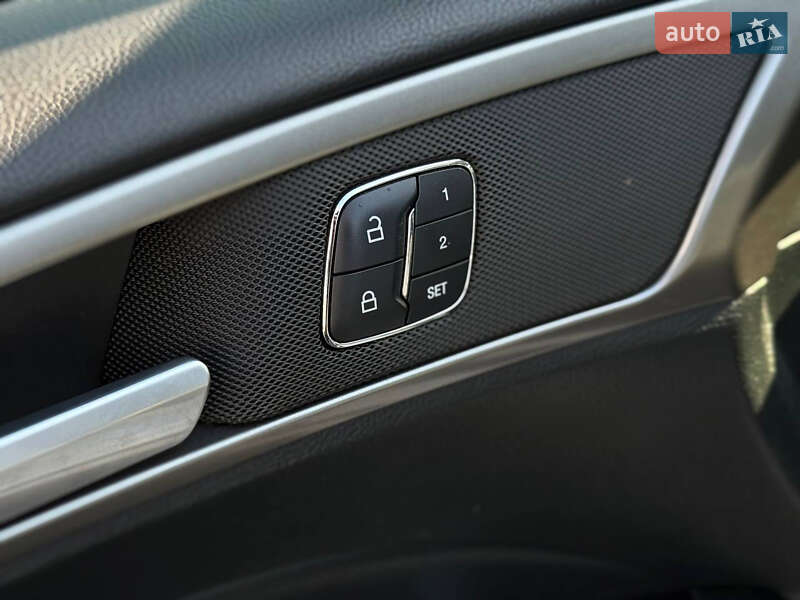 Седан Ford Fusion 2016 в Дніпрі