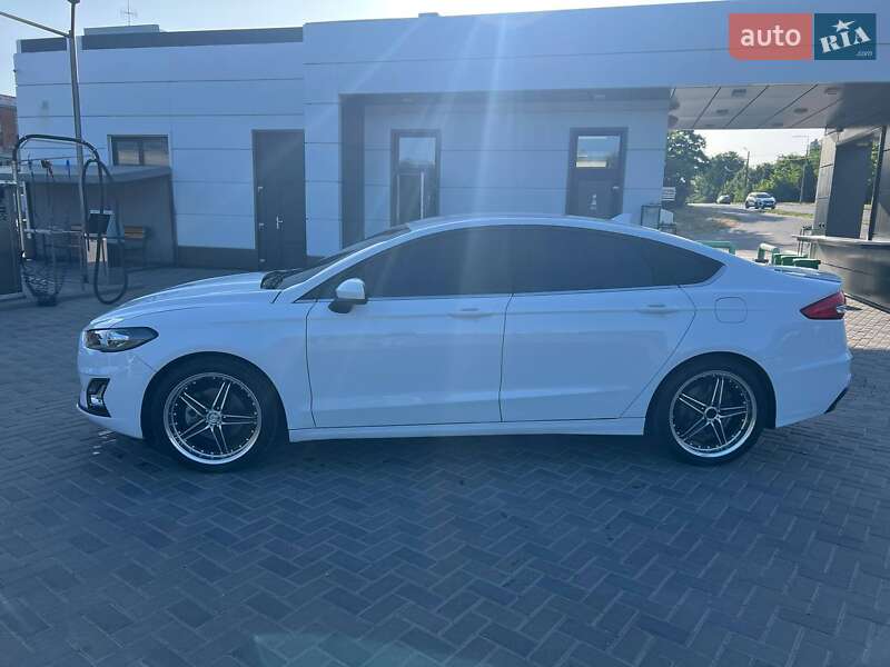 Седан Ford Fusion 2019 в Полтаві