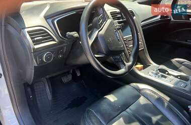 Седан Ford Fusion 2019 в 