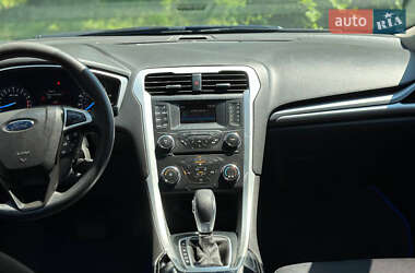 Седан Ford Fusion 2014 в 