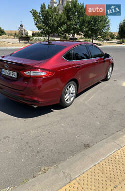 Седан Ford Fusion 2015 в 
