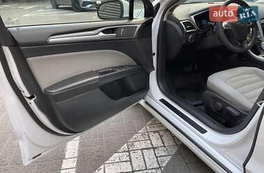 Седан Ford Fusion 2014 в 