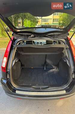Хэтчбек Ford Fusion 2009 в 