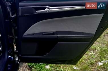 Седан Ford Fusion 2014 в 