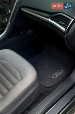 Седан Ford Fusion 2014 в 