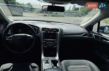 Седан Ford Fusion 2017 в 