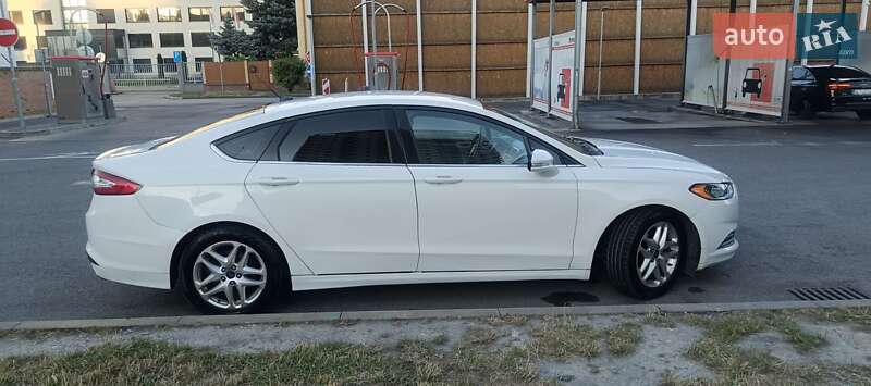 Седан Ford Fusion 2015 в Чернігові