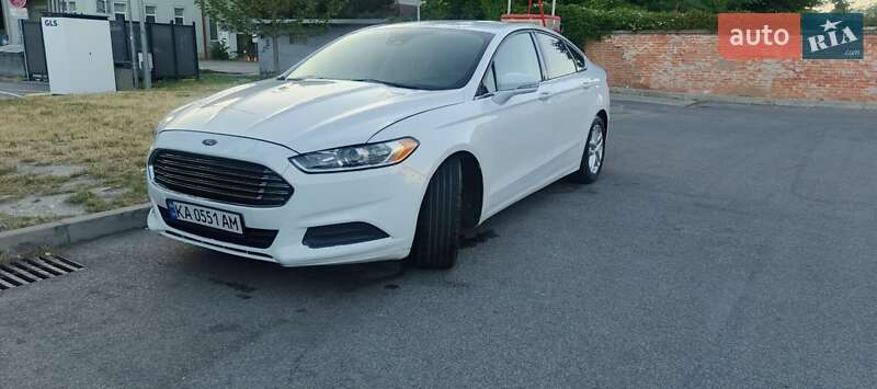 Седан Ford Fusion 2015 в Чернігові