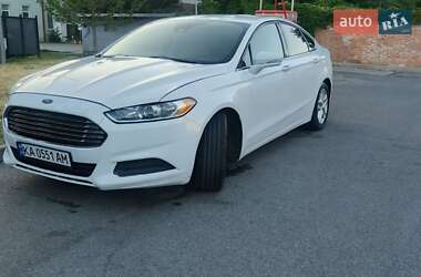 Седан Ford Fusion 2015 в 