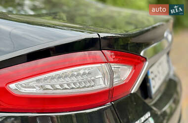 Седан Ford Fusion 2015 в 