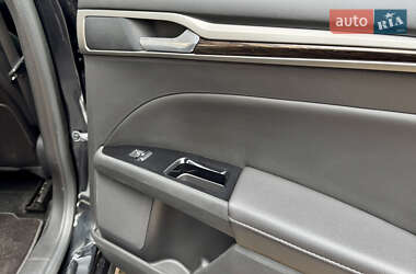 Седан Ford Fusion 2015 в 