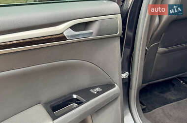 Седан Ford Fusion 2015 в 