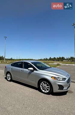 Седан Ford Fusion 2019 в 