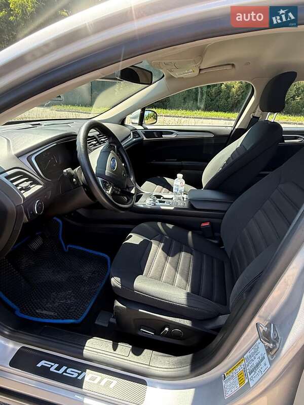 Седан Ford Fusion 2019 в Львове
