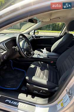 Седан Ford Fusion 2019 в 