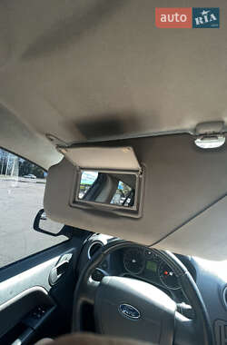 Хэтчбек Ford Fusion 2010 в 