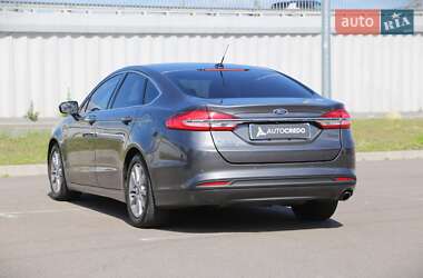 Седан Ford Fusion 2016 в 
