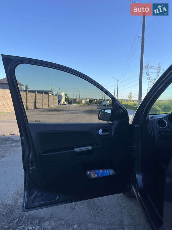 Хэтчбек Ford Fusion 2007 в Ровно