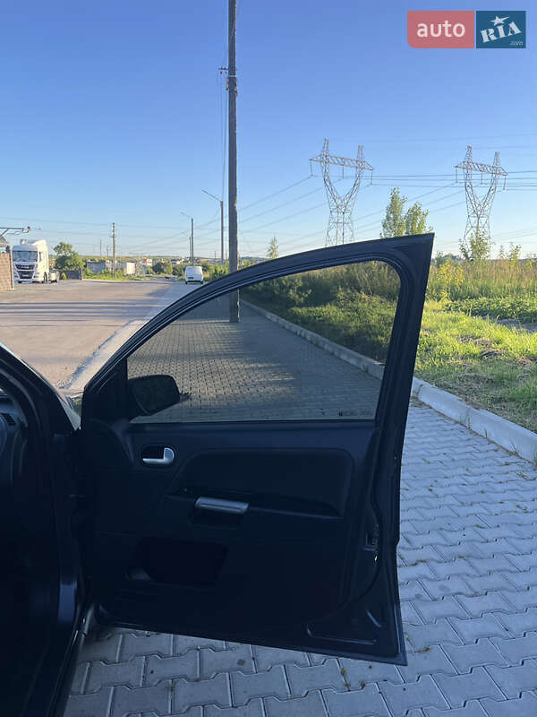 Хэтчбек Ford Fusion 2007 в Ровно