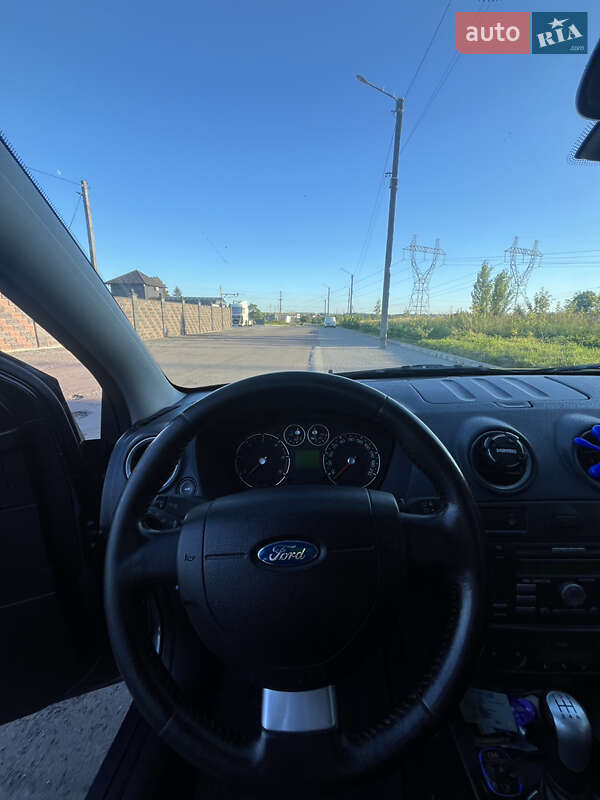 Хэтчбек Ford Fusion 2007 в Ровно