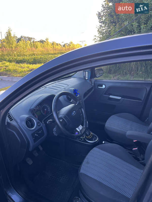 Хэтчбек Ford Fusion 2007 в Ровно