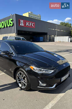 Седан Ford Fusion 2019 в 