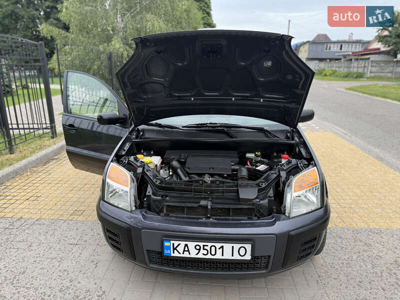Хэтчбек Ford Fusion 2006 в Киеве
