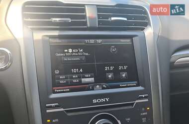 Седан Ford Fusion 2013 в 