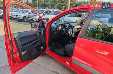 Хэтчбек Ford Fusion 2011 в 