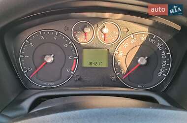 Хэтчбек Ford Fusion 2011 в 