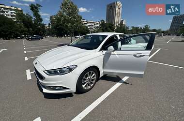Седан Ford Fusion 2016 в 
