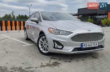 Седан Ford Fusion 2019 в 