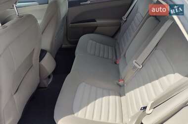 Седан Ford Fusion 2016 в 