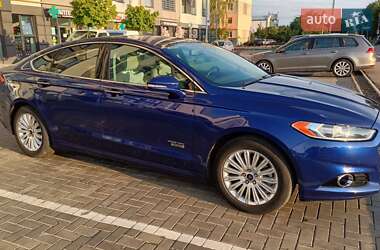 Седан Ford Fusion 2013 в 