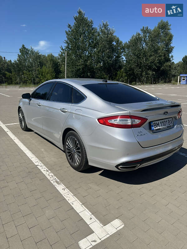 Седан Ford Fusion 2016 в 