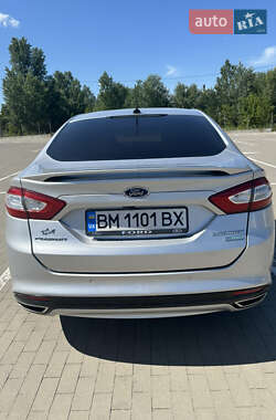 Седан Ford Fusion 2016 в 