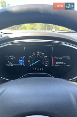 Седан Ford Fusion 2016 в 