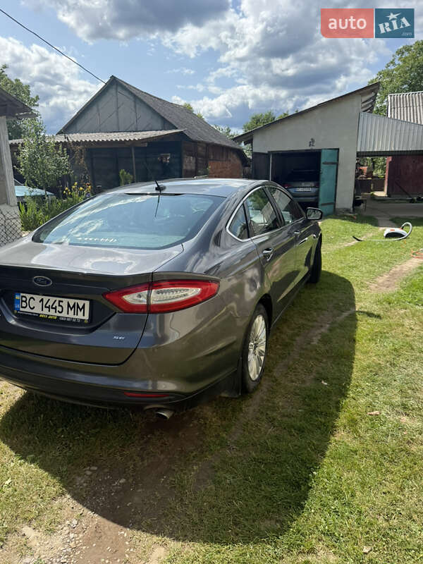 Седан Ford Fusion 2015 в Стрые